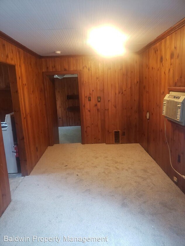 Building Photo - 1 br, 1 bath House - 448 1/2 S. HAWTHORNE RD.