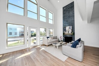 Building Photo - 300 Narcissus Rd