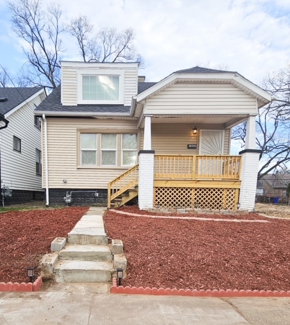 Front yard - 16634 Lilac St