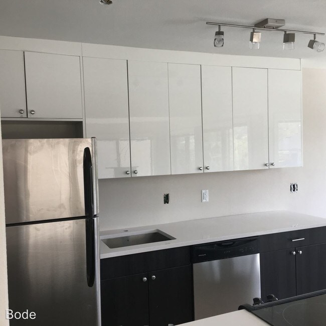 Foto del edificio - 1 br, 1 bath Apartment - 715 Nob Hill Ave N.