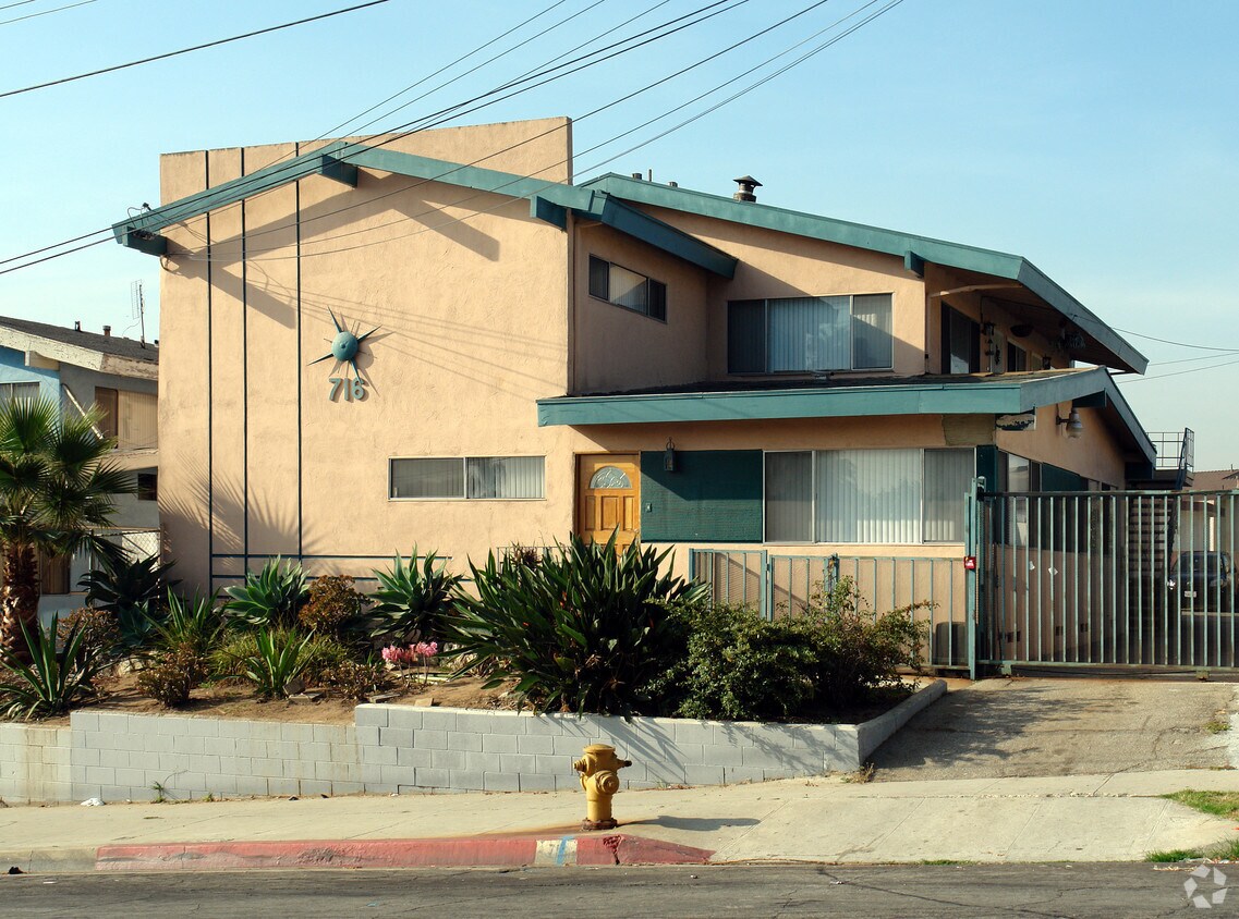 Foto del edificio - 716 Glenway Dr