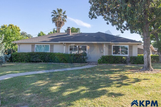 Building Photo - Adorable 3 Bedroom 1 Bath Lincoln Village ...