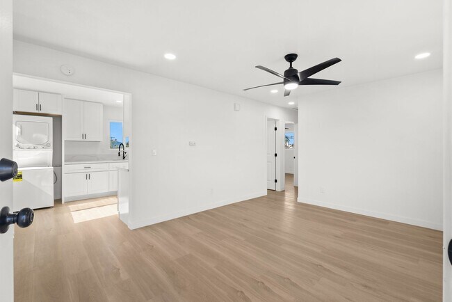 Foto del edificio - 4082-4084 Chamoune