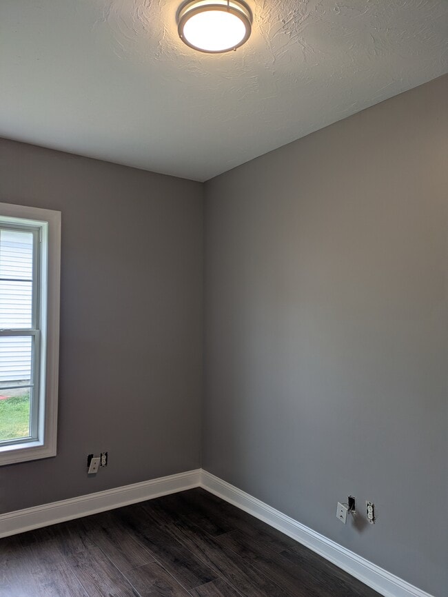 Building Photo - 16 Barrows St