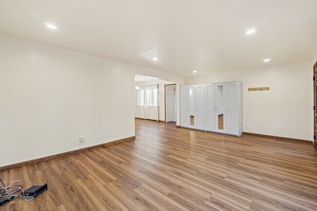 Building Photo - 2319 N 145th St