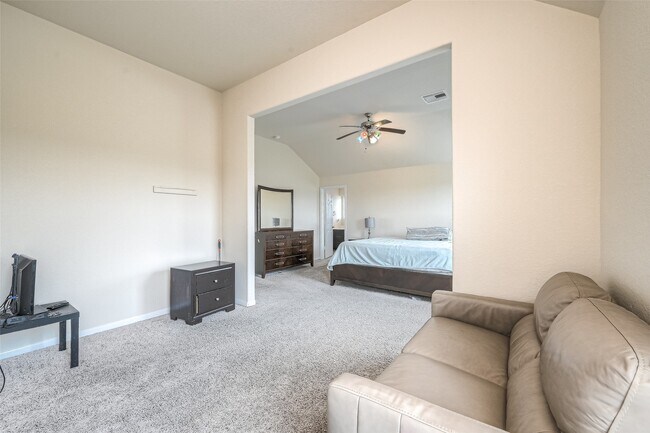 Building Photo - 3030 Currier Ct
