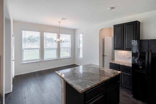 Foto del edificio - 1101 Arbor Acres Loop