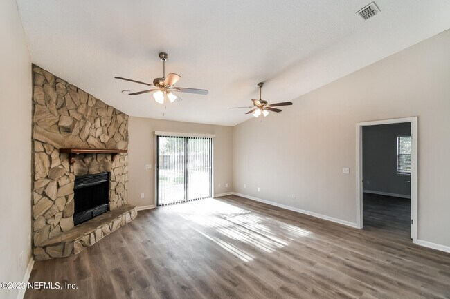 Foto del edificio - 10492 Rothbury Ct