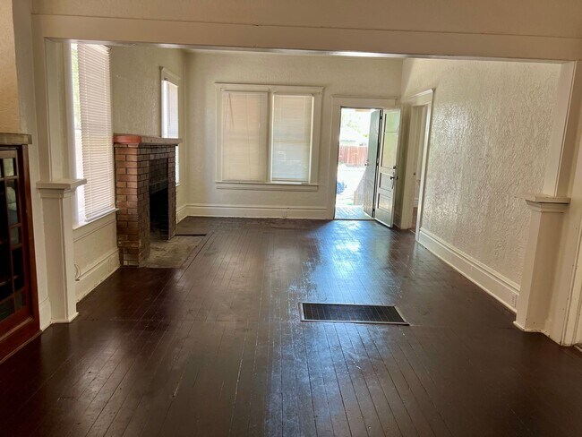Foto del edificio - Charming Home for Rent in Fresno’s Tower D...