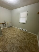 Building Photo - 320 Woodlawn Ave