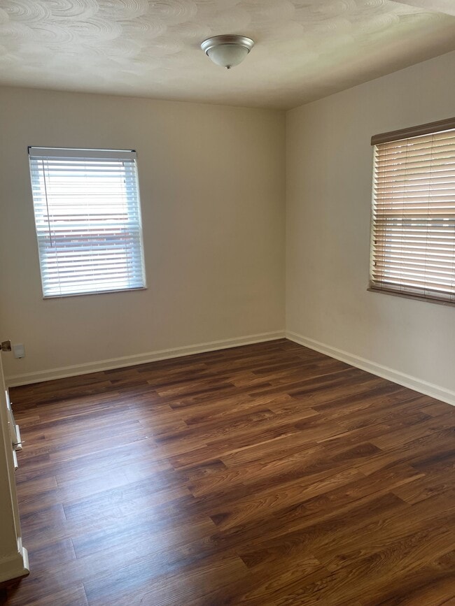 Dining Room - 1102 Acorn Dr