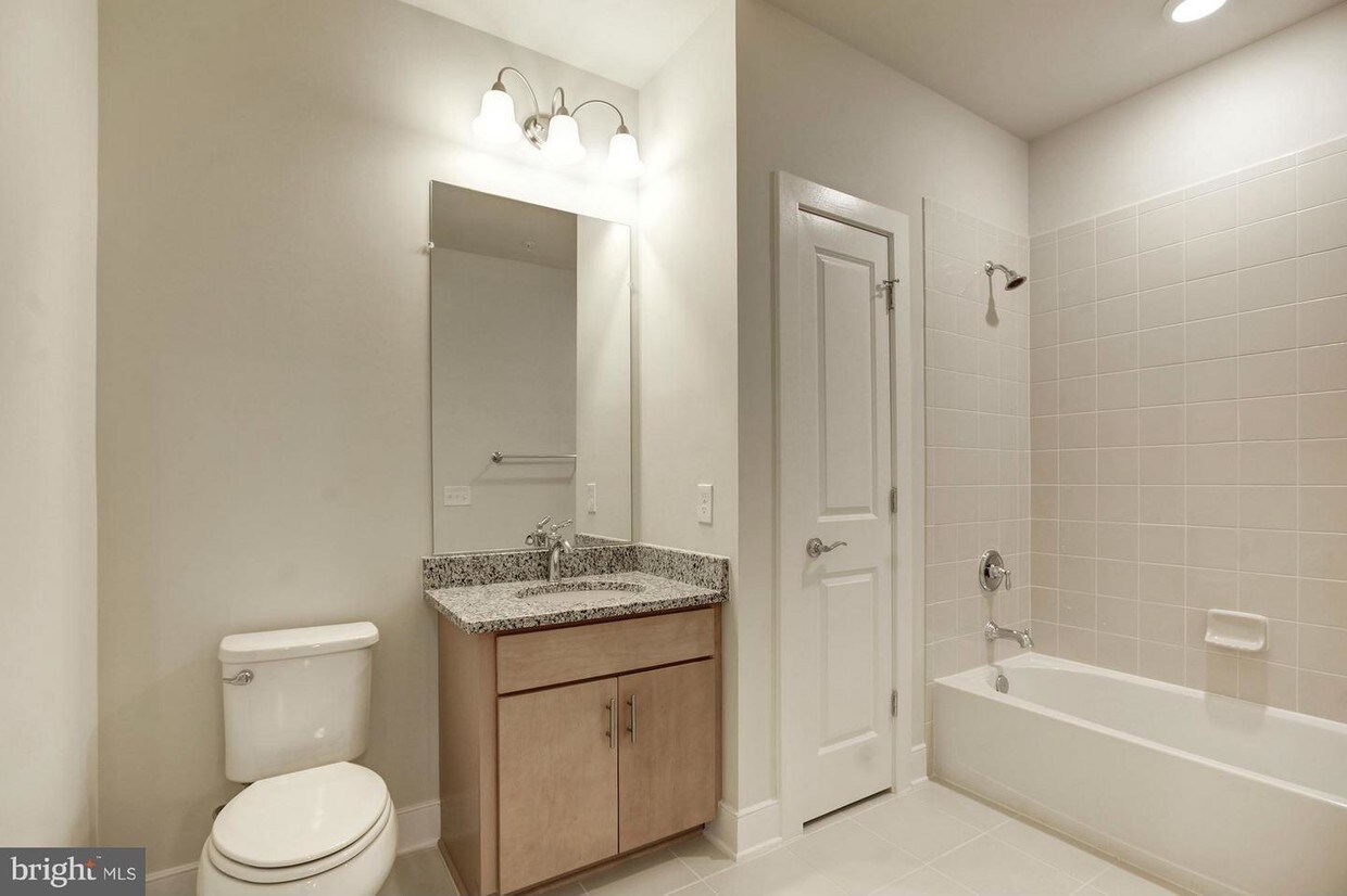 Foto principal - 2907 Bleeker St