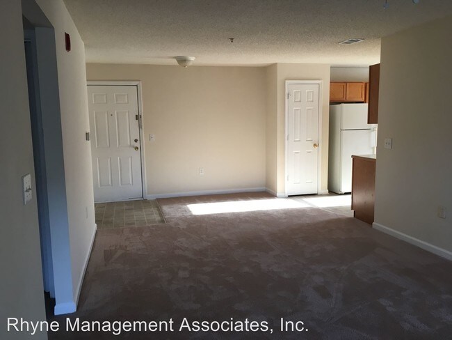 Building Photo - 4800 Avenida Del Sol Dr