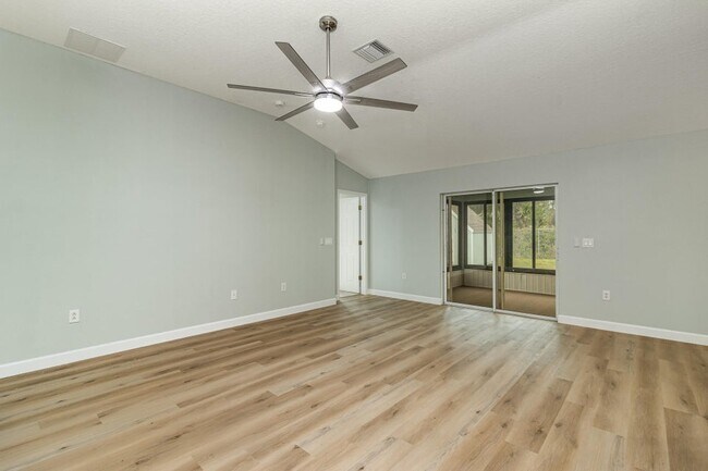 Foto del edificio - 2360 Queens St SE