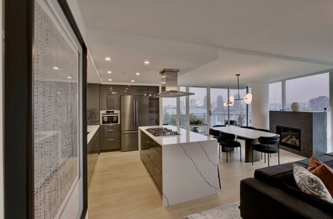 Photo du bâtiment - 833 Pacific Blvd