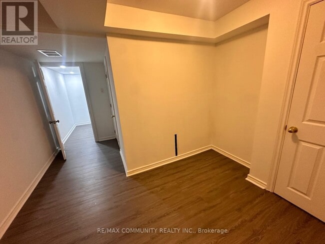Building Photo - 18 Hearth Pl