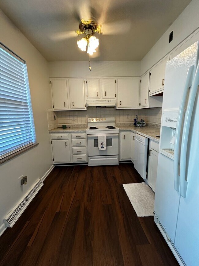 Building Photo - Alcoa City Duplex
