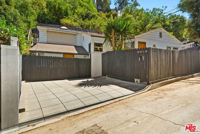 Foto del edificio - 8410 Kirkwood Dr