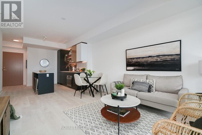 Photo du bâtiment - 1285 Queen St E