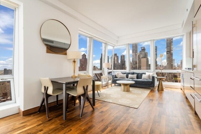 Building Photo - 1 bedroom in New York NY 10018