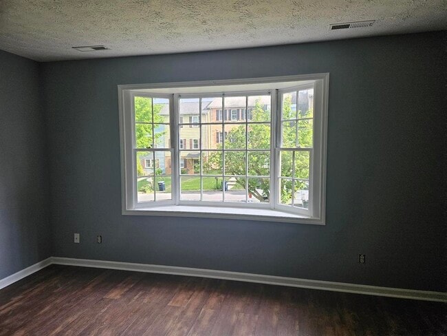 Building Photo - 939 Meadowlark Dr