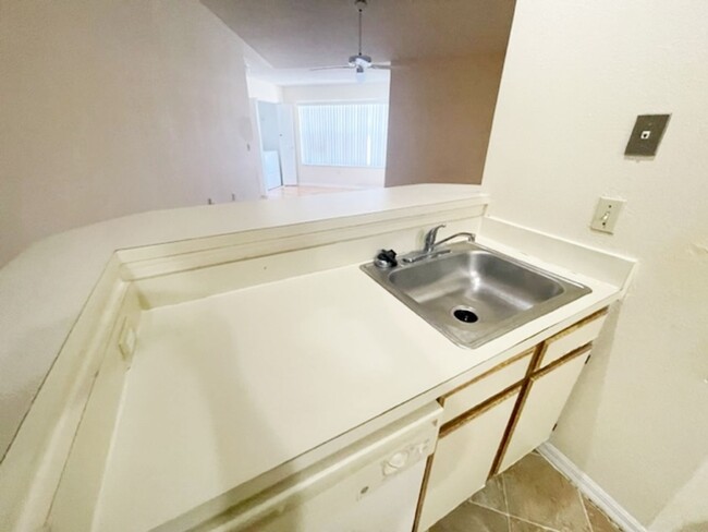 Building Photo - Ponte Verde Condominium