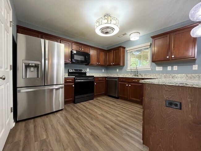 Building Photo - 2043 Covered Bridge Ct