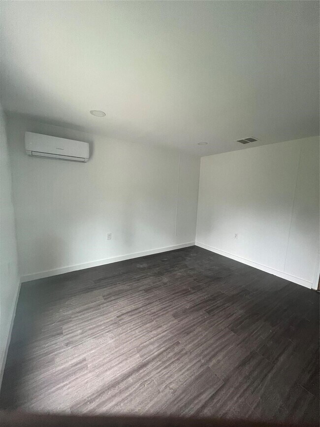 Foto del edificio - 8458 Sweetleaf Ln