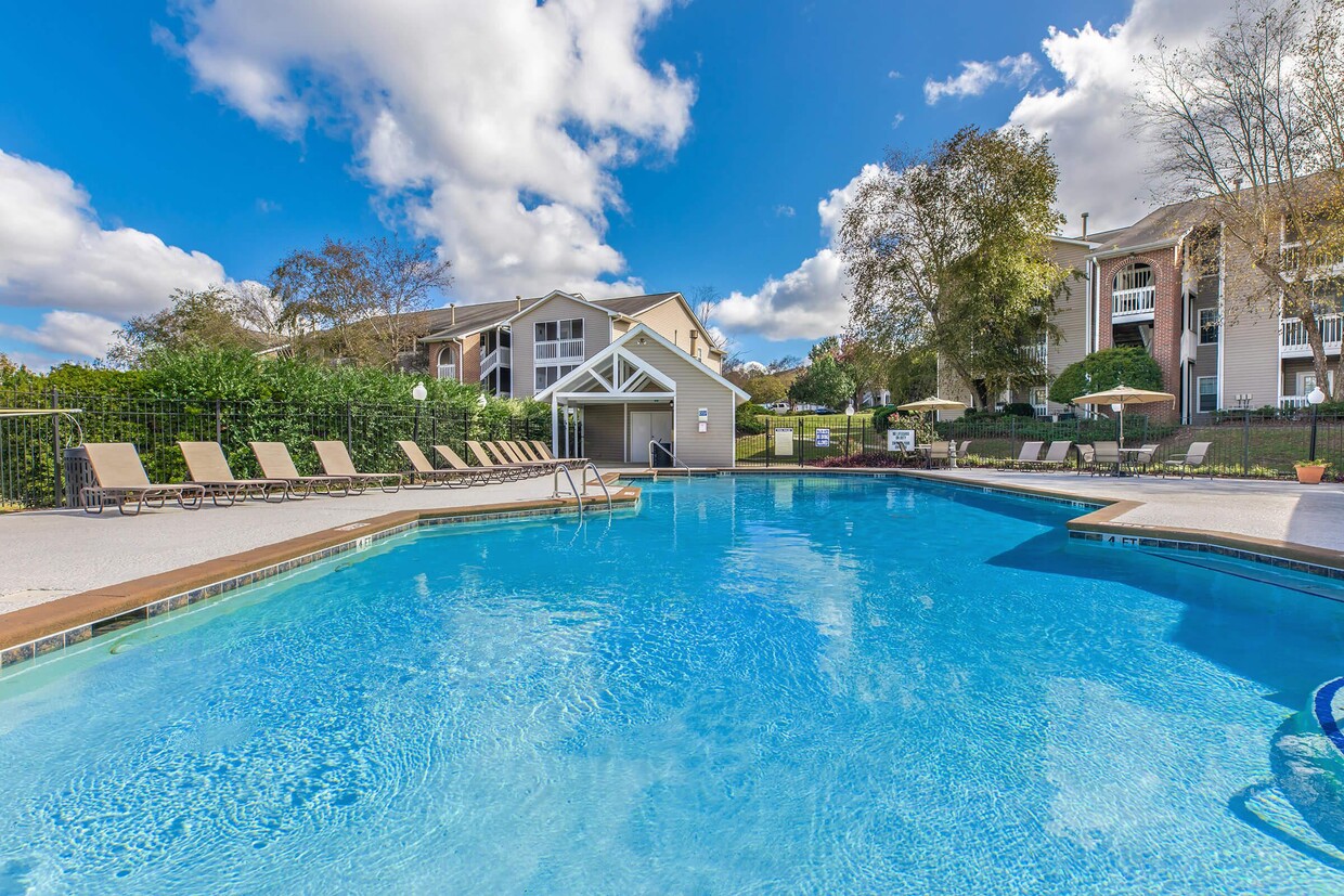 Foto principal - Arbors at Windsor Lake Apartments