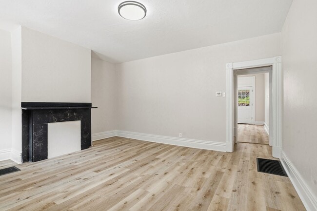 Photo - 3 bed 1 bath - completely updated, great location, central air, laundry House