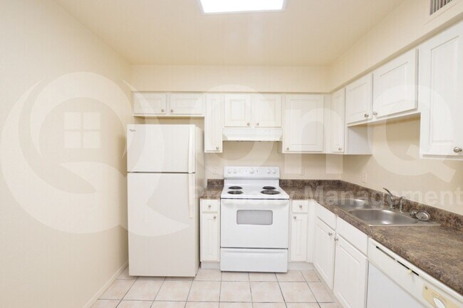 Building Photo - 2719 E Tierra Buena Ln