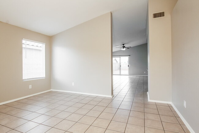 Foto del edificio - 4218 N 107th Ln