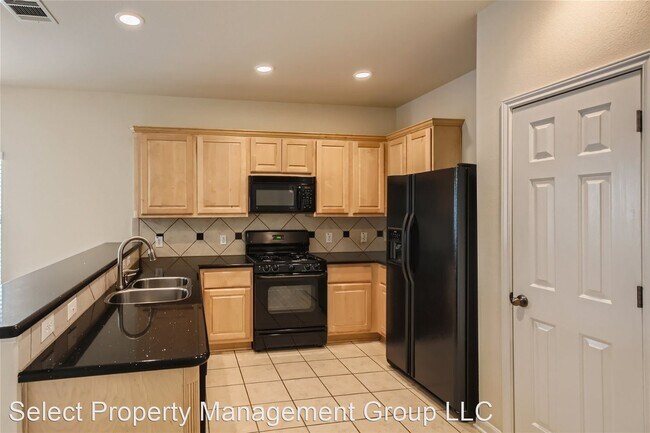 Building Photo - 3 br, 2.5 bath House - 127 Mirror Lake