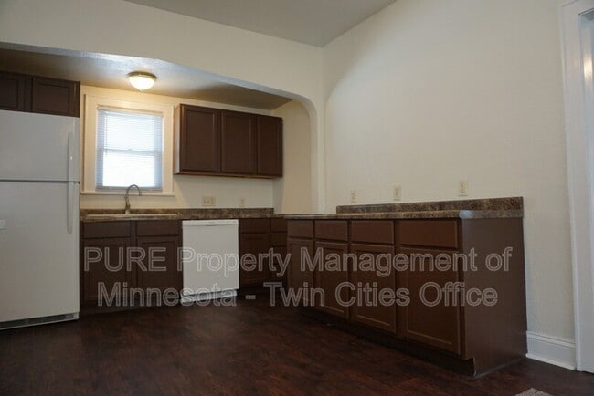 Building Photo - 416 3rd Ave S