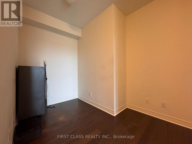 Photo du bâtiment - 339-1339 Rathburn Rd W