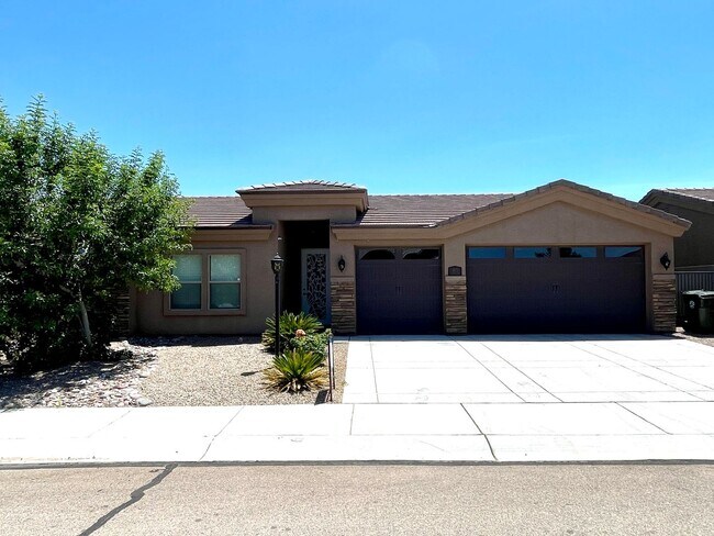 Foto del edificio - Beautiful 3 Bedroom Home in Central Kingman!