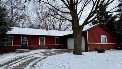 Building Photo - 5828 Ridgebrook Ave SE