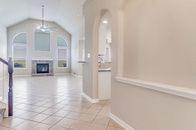 Foto del edificio - GORGEOUS 5-BEDROOM STONE OAK HOME WITH EXPANSIVE VIEWS