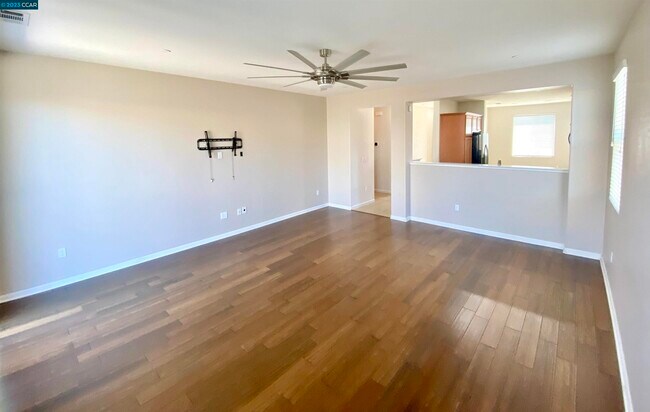 Building Photo - 50 Sugarbush Ct