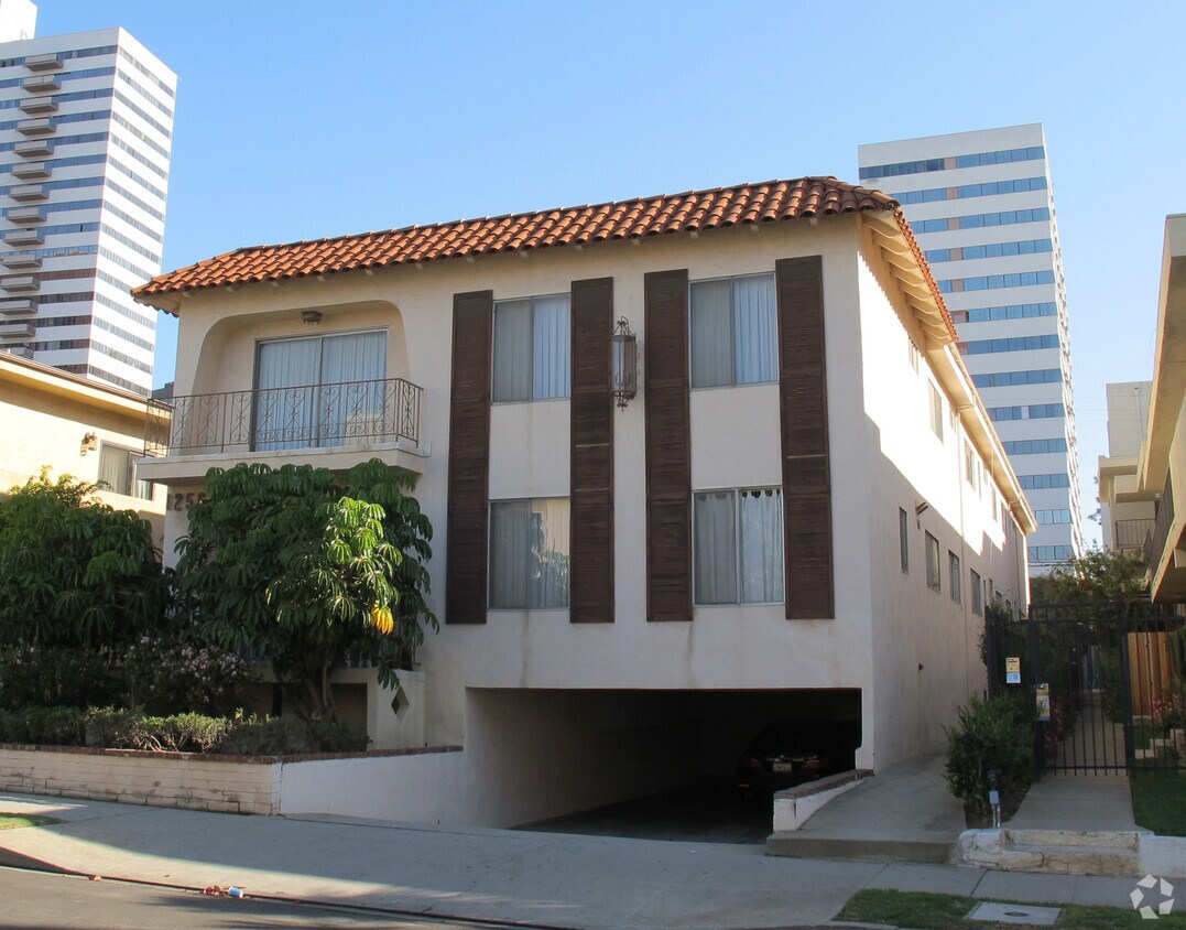 Foto principal - 1256 Granville Ave