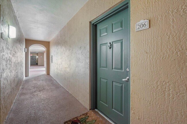Foto del edificio - 11780 St Andrews Place