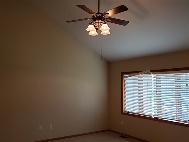 Building Photo - 777 Commodore Ln