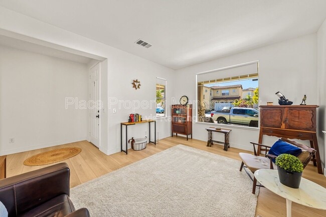 Foto del edificio - 1687 Picket Fence Dr