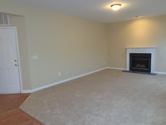 Building Photo - 1043 Nighthawk Lane