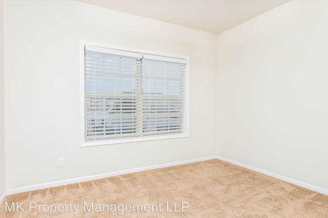 Building Photo - 2525 Bellerive Dr
