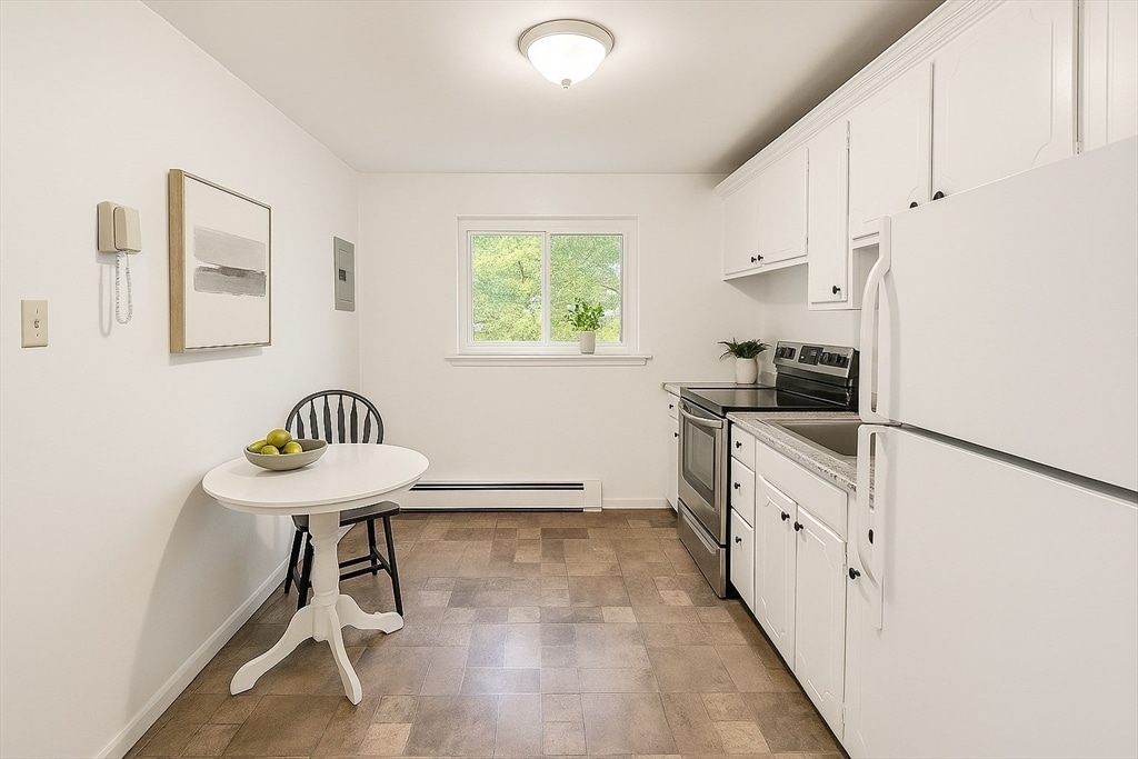 Building Photo - 12 Bryon Rd