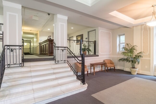 Foto del edificio - 1308 Clifton St NW