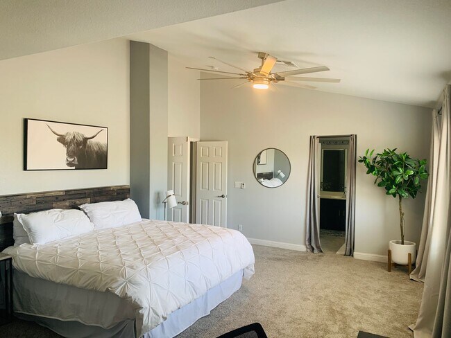 Building Photo - Furnished 4-Bedroom Summerlin home with pool