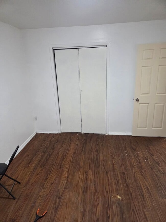 Foto del edificio - 1102 E 233rd St