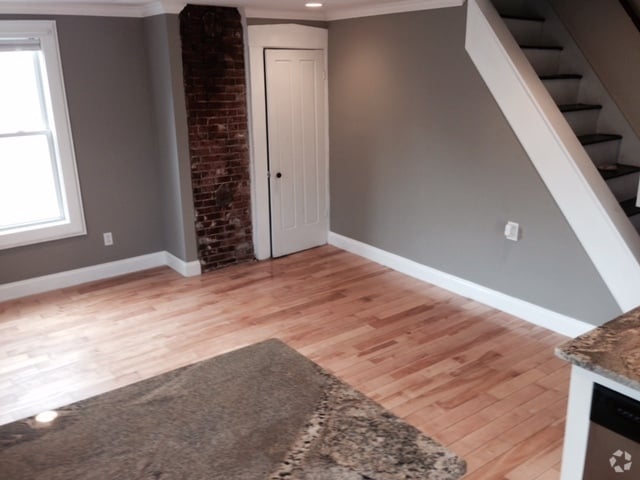 Building Photo - 282 Brackett Street